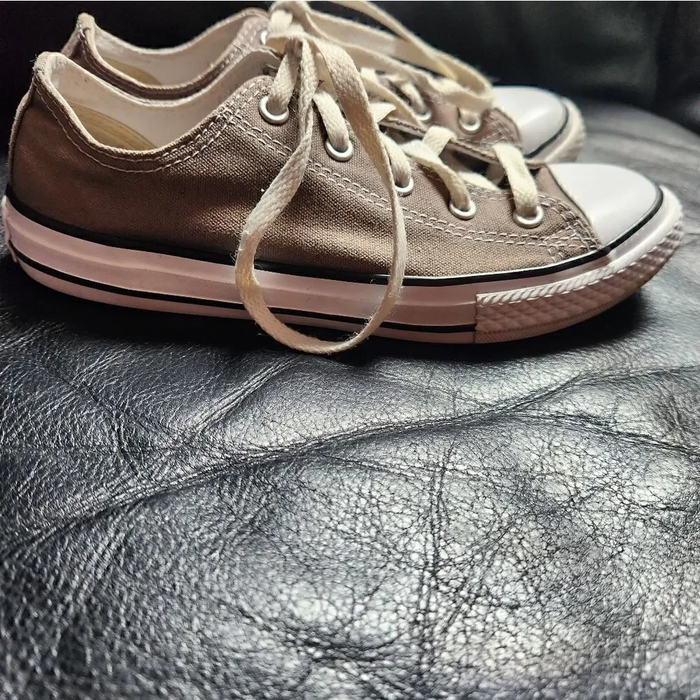Converse All Star size 3 topue ~3J794